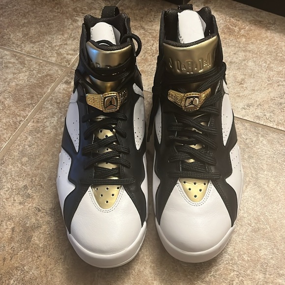 Retro 7s size 10.5 - Picture 2 of 7